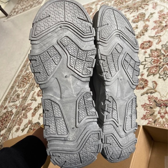Men’s & women’s sneaker boot